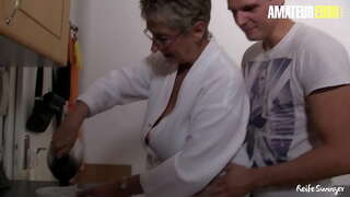 REIFE 스윙-#Erna-각질 큰 엉덩이 퓨마에서 점프하는 닭고 불면 그녀의 남자