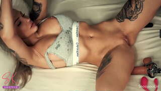 Sexy Ragazza russa Schizzare su di Webcam