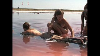 ���बाबा आणि वेलेना आता वॉश करू देते