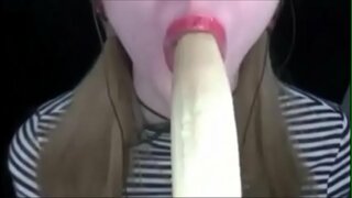 Кадерле һәм сөйкемле кызлар ярата җиләк-җимеш