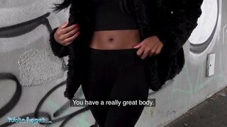 Public Agent UK Itom Asia Rae nagasakay sa iyang dako nga juicy asno sa dako nga dick alang sa cash